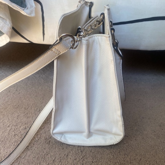 White Nine West crossbody structured handbag with top handle - Picture 3 of 8